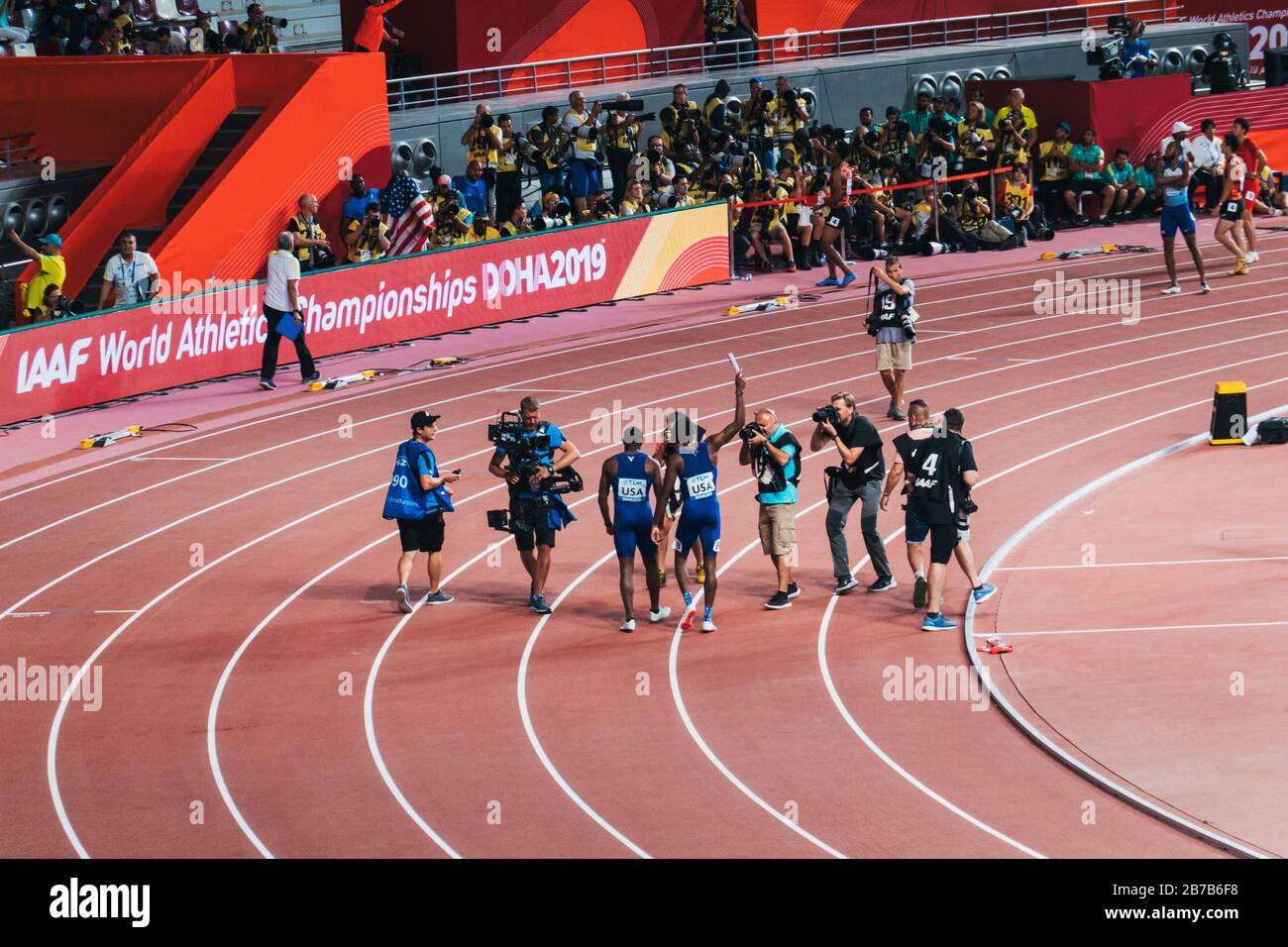Film e atlete fotografiche mediatici nel Campionato Mondiale di atletica IAAF 2019 al Khalifa International Stadium, Doha, Qatar Foto Stock
