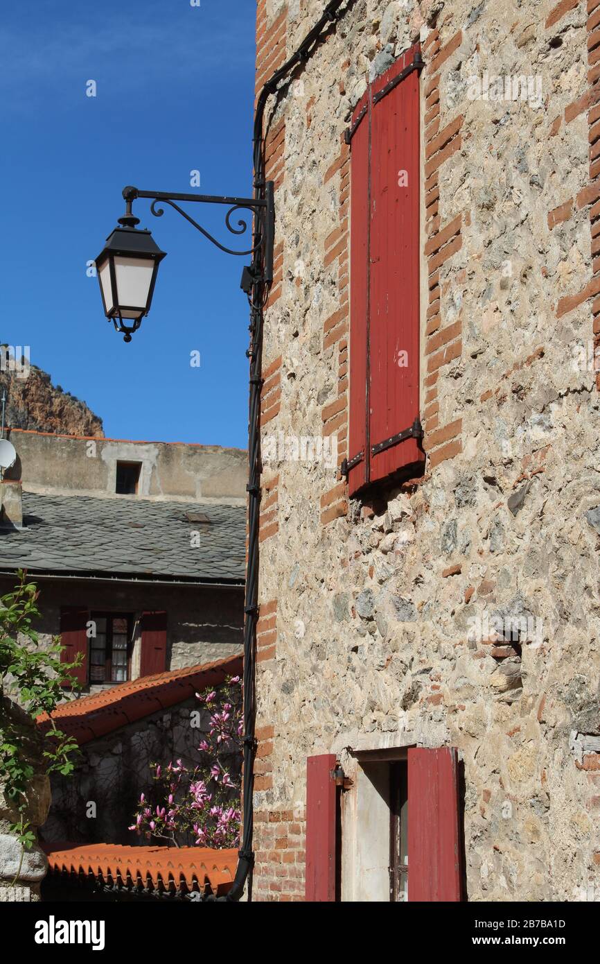 Villefranche-de-conflent, una città fortificata nel dipartimento dei Pirenei Orientali, Francia meridionale Foto Stock