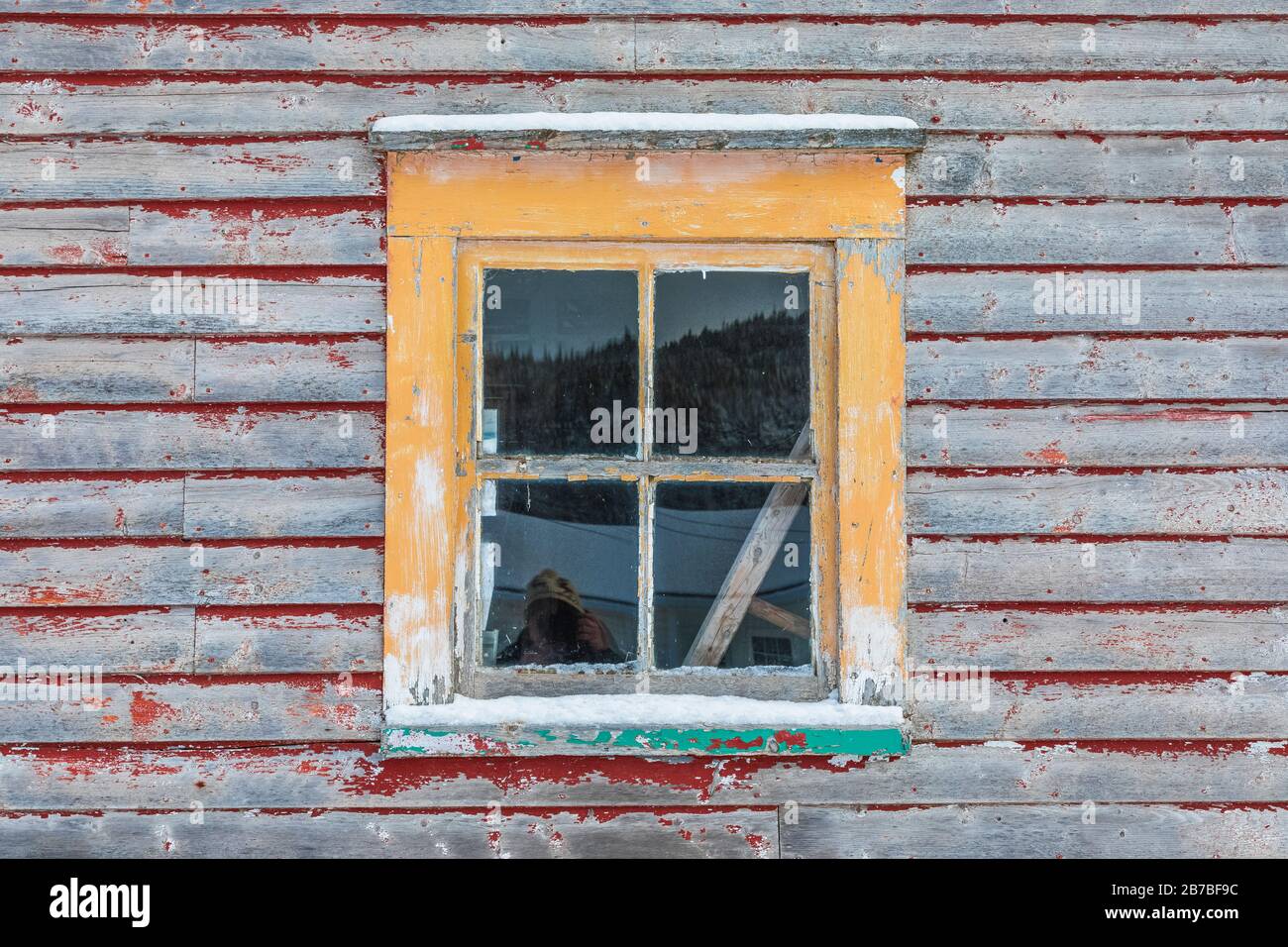 Finestra nel villaggio di pescatori di Dunfield, Terranova, Canada [Nessun rilascio di proprietà; disponibile solo per la licenza editoriale] Foto Stock