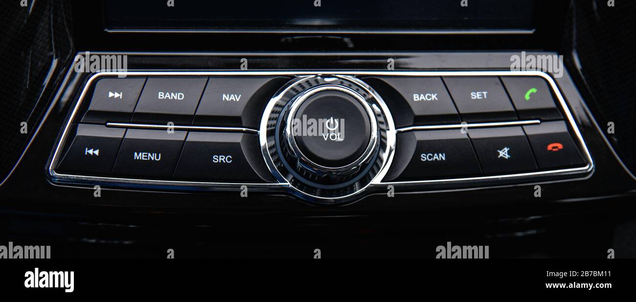 controllo del volume multimediale dell'auto Foto Stock
