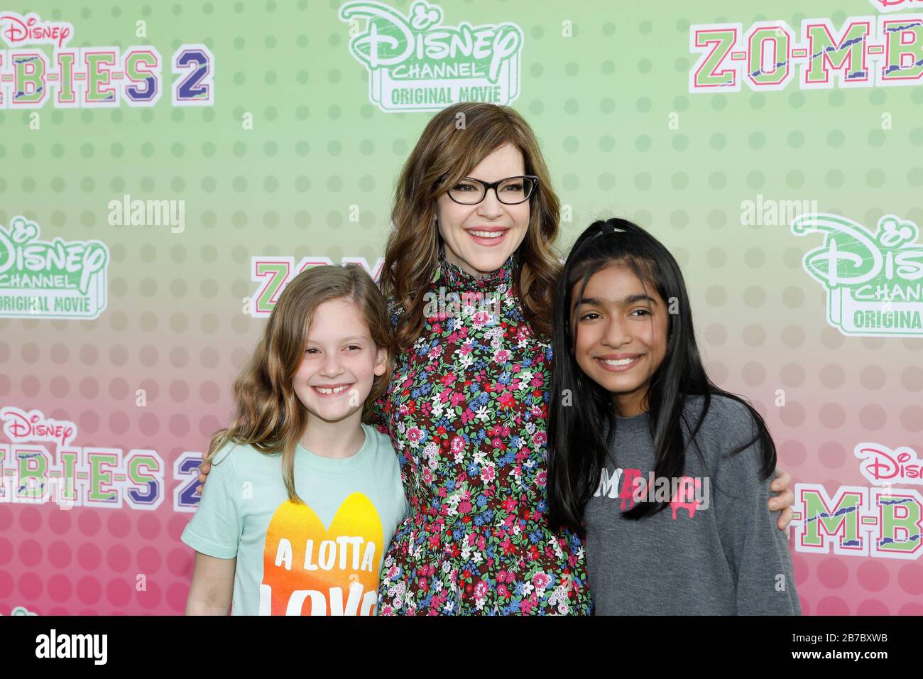 25 gennaio 2020, Burbank, CA, USA: Los ANGELES - 25 GENNAIO: Lisa Loeb al ''Zombies 2'' Screening presso i Disney Studios il 25 gennaio 2020 a Burbank, CA (Credit Image: © Kay Blake/ZUMA Wire) Foto Stock