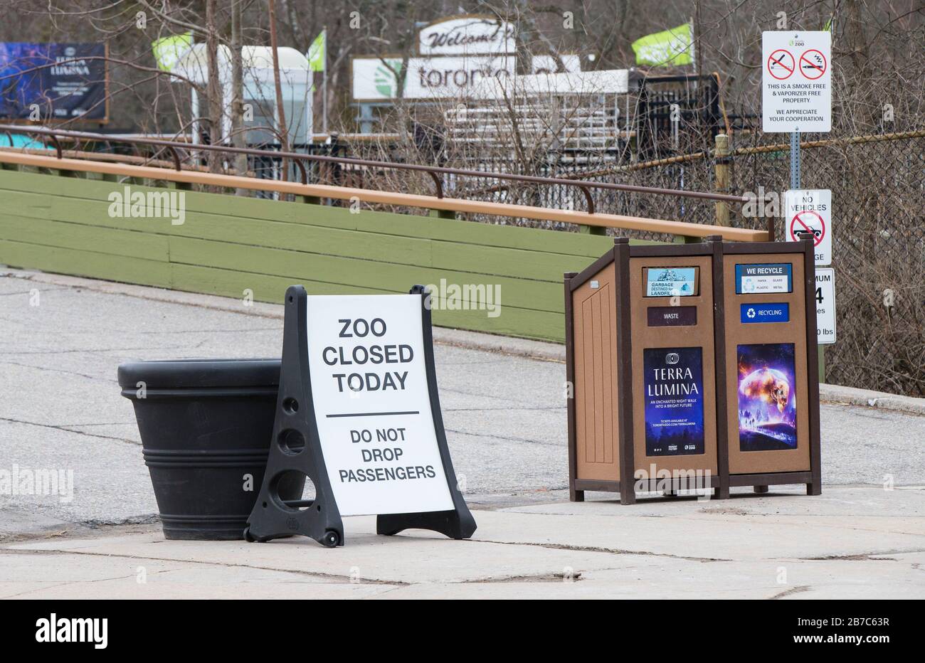Toronto, Canada. 14 Marzo 2020. Lo zoo di Toronto è chiuso a Toronto, Canada, il 14 marzo 2020. Tra un numero crescente di casi COVID-19, la città di Toronto ha chiuso i principali servizi urbani il sabato. Fino ad oggi, sono stati segnalati più di 200 casi di COVID-19 in Canada. Credit: Zou Zheng/Xinhua/Alamy Live News Foto Stock