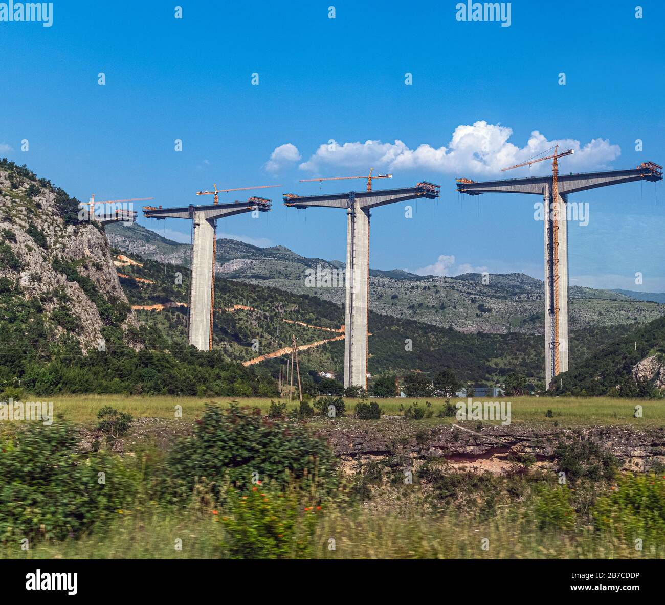 Costruzione autostrada Autobahn Bar - Bolyar - Belgrado dal Montenegro alla Serbia. Montenegro Foto Stock