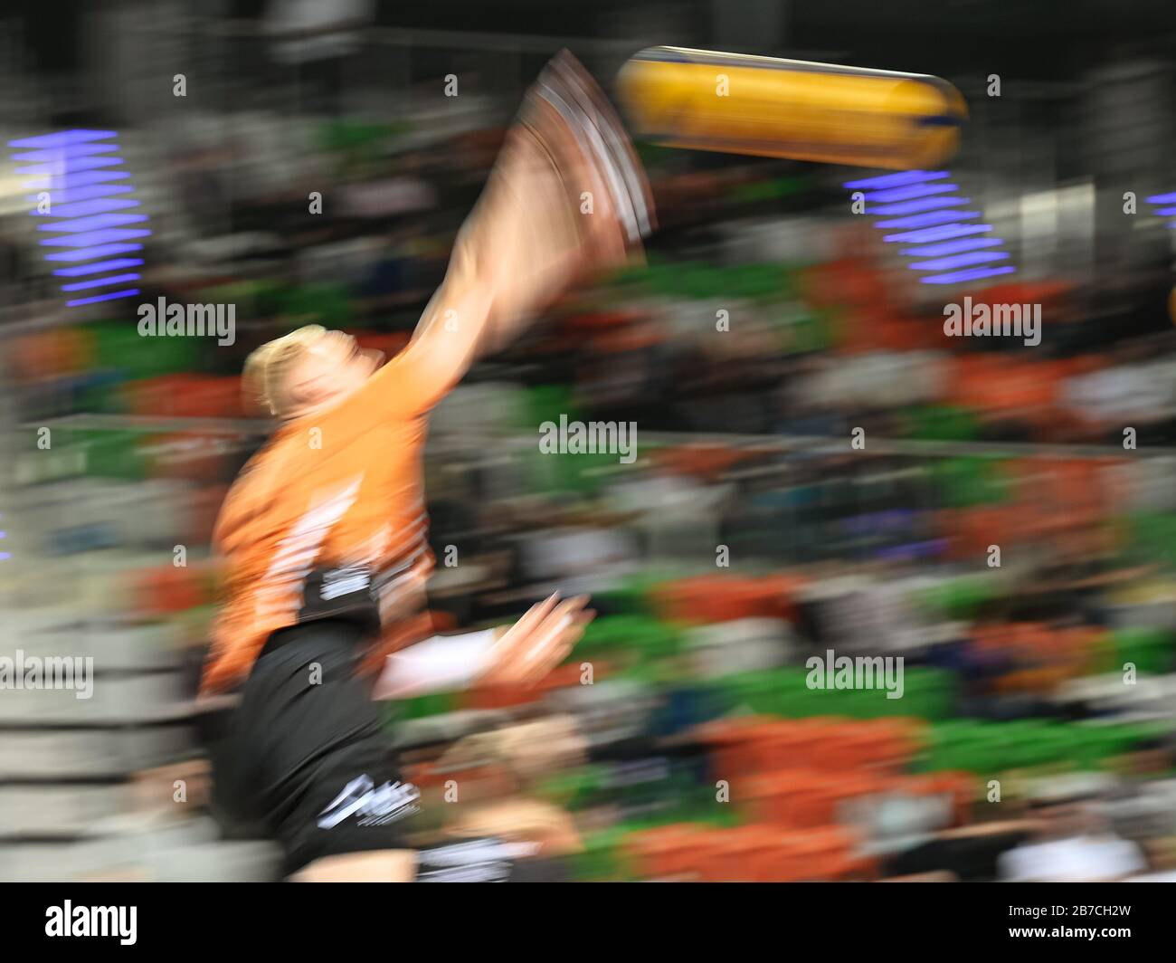 Servizi per giocatori di pallavolo - volutamente sfocata durante l'esposizione lunga. Foto Stock