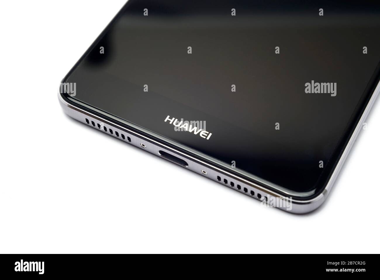 Lo smartphone Huawei Mate 9 è isolato su sfondo bianco Foto Stock