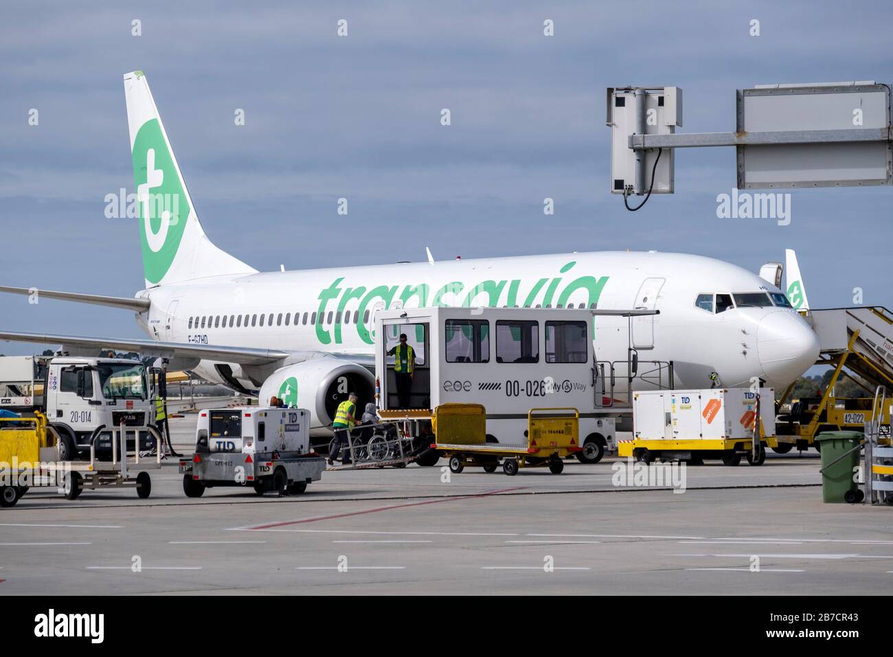 Aereo Transavia su una pista aeroportuale Foto Stock