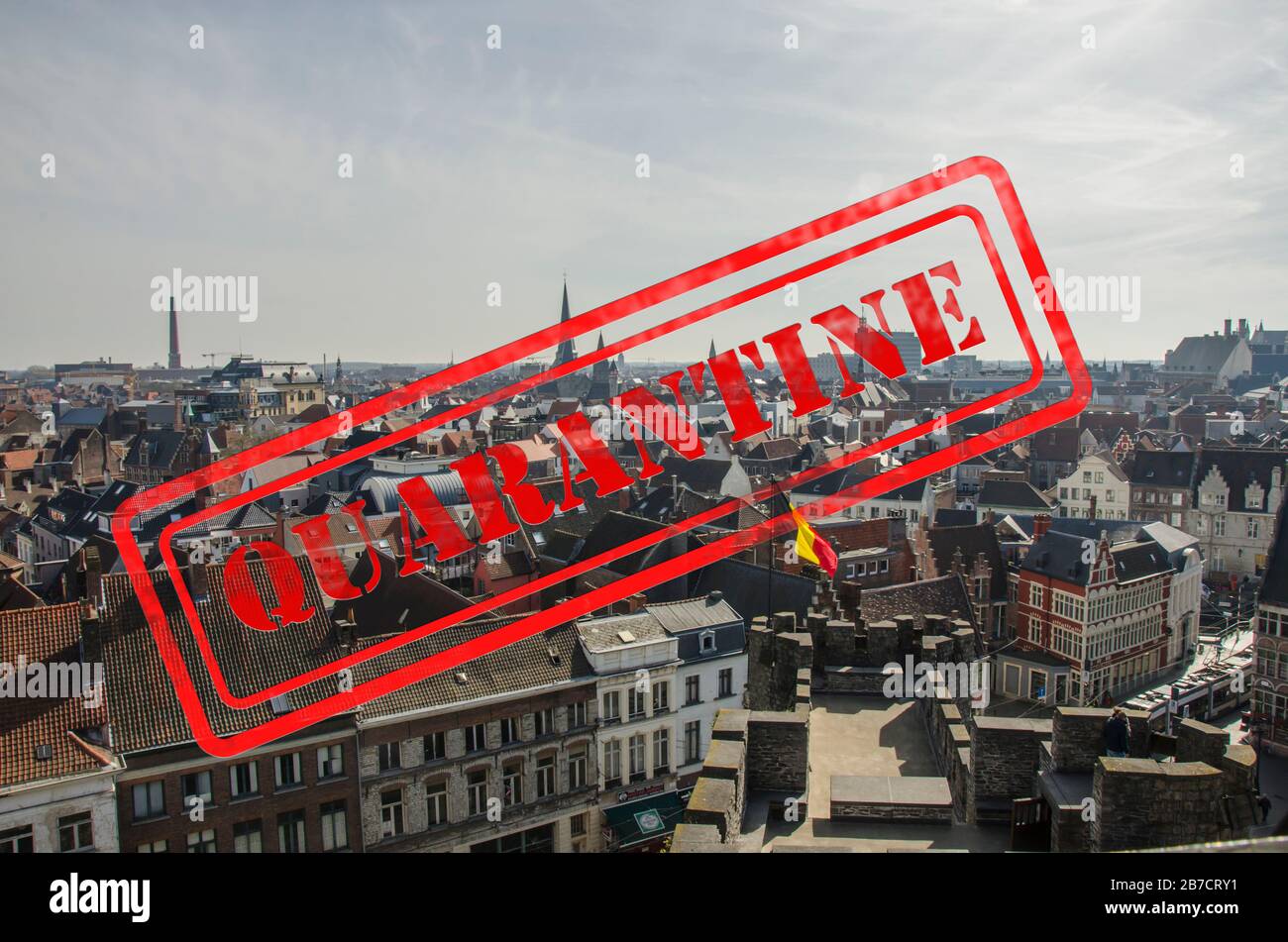 Cartello di quarantena con Bruxelles, Belgio. Avvertenza sulla quarantena epidemica in Belgio. Malattia da coronavirus. Segnale di avviso COVID-2019 Foto Stock