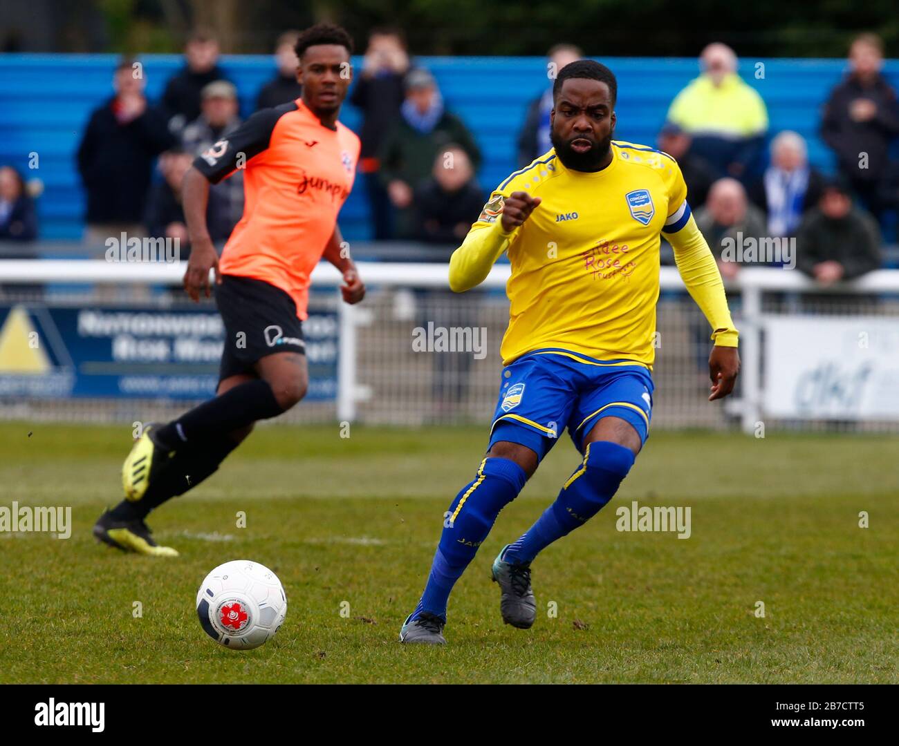 David Olufemi di Concord Rangers in azione durante la Vanarama National League South Match tra Concord Rangers e Tonbridge Angels a Thames Road Foto Stock