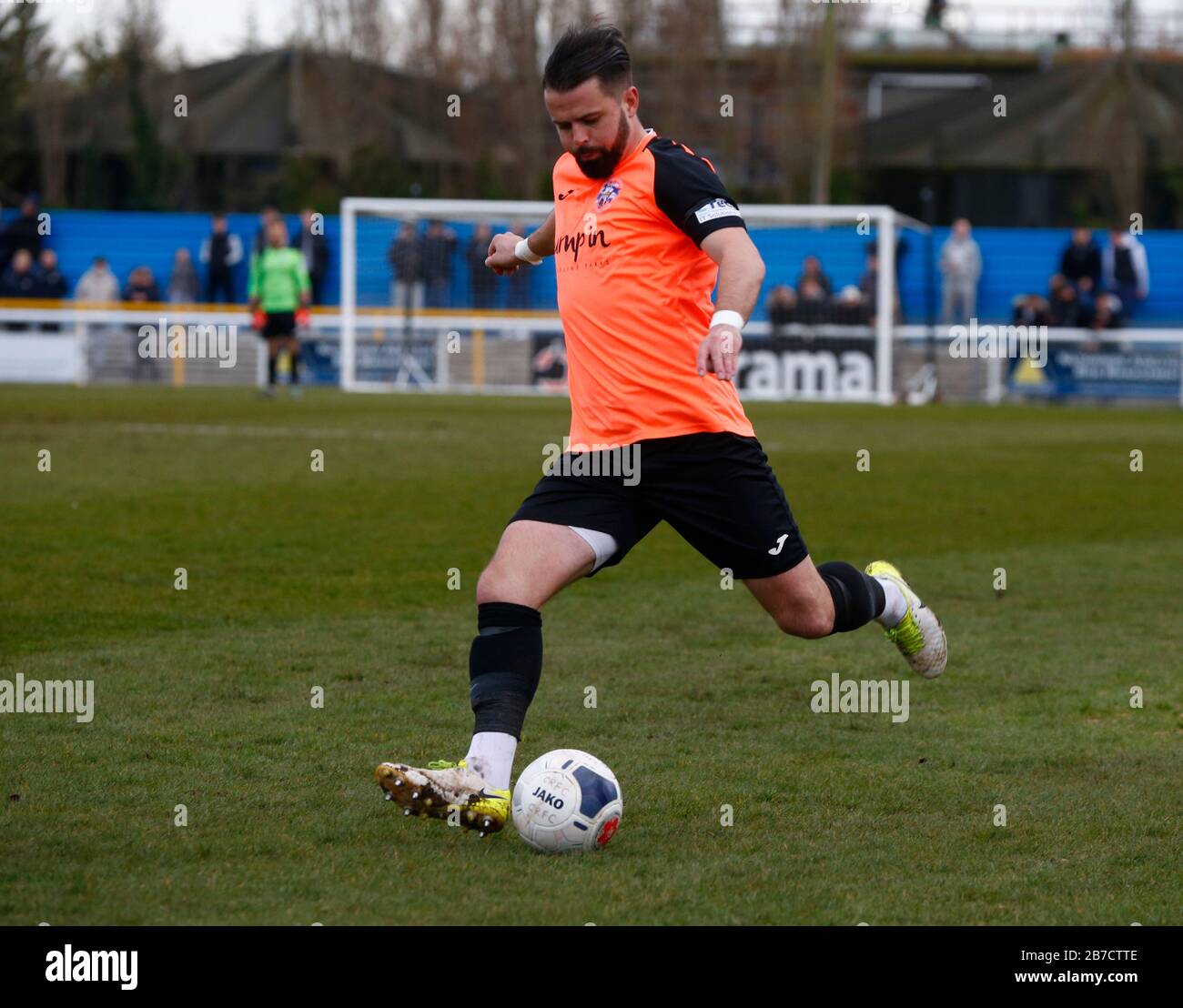 Ben Greenhalgh di Tonbridge Angels in azione durante la Vanarama National League South Match tra Concord Rangers e Tonbridge Angels al Tamigi R. Foto Stock