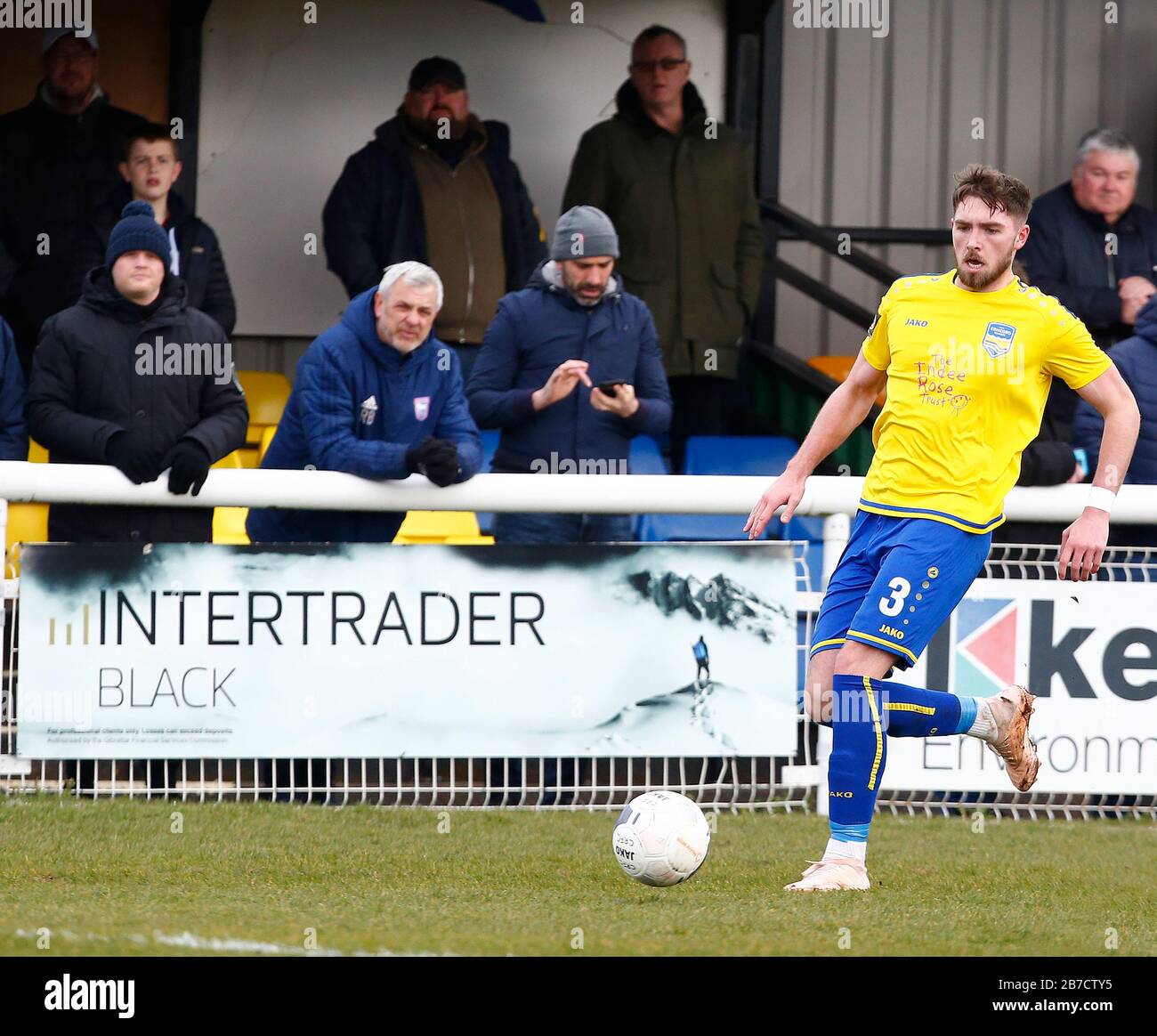 Aron Pollock di Concord Rangers in azione durante il Vanarama National League South Match tra Concord Rangers e Tonbridge Angels a Thames Road, Foto Stock