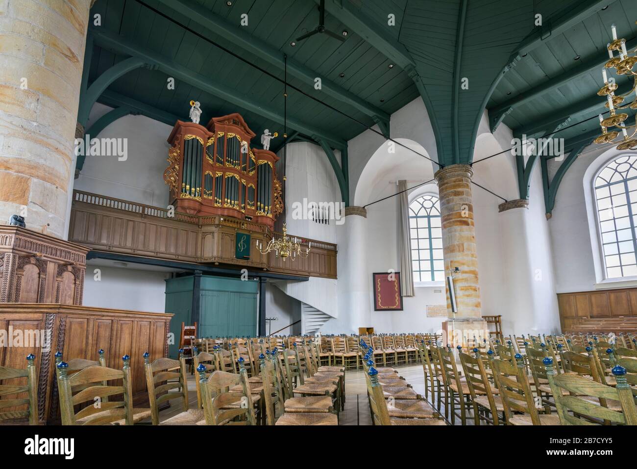 Chiesa riformata olandese di Coevorden, interno con organo, prima chiesa riformata olandese di nuova costruzione nei Paesi Bassi Foto Stock