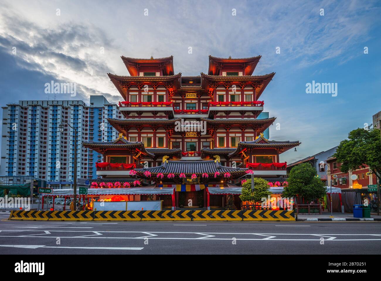 tempio dei denti di buddha a chinatown, singapore Foto Stock