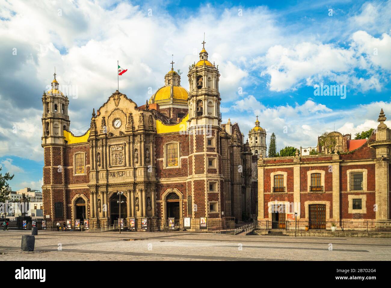 Vecchia basilica di guadalupe immagini e fotografie stock ad alta