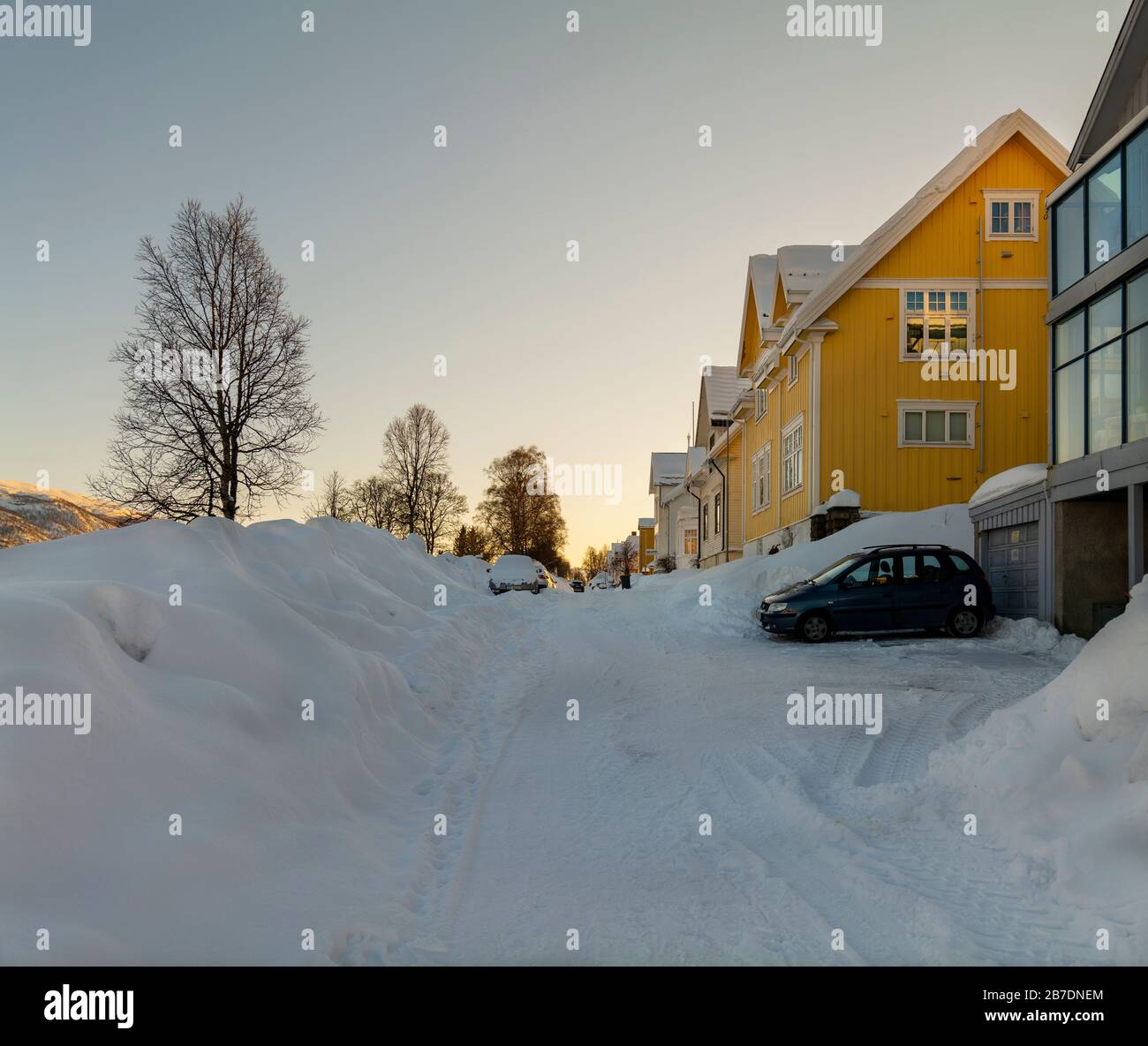 Una strada in inverno, Tromso, Norvegia. Foto Stock