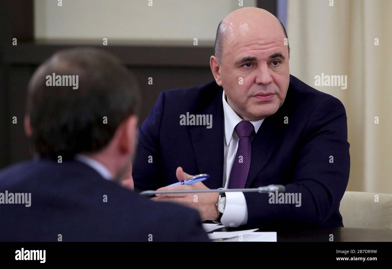 Il primo ministro russo Mikhail Mishustin durante una riunione degli investitori presieduta dal presidente Vladimir Putin al Cremlino, 11 marzo 2020, a Mosca, Russia. Foto Stock