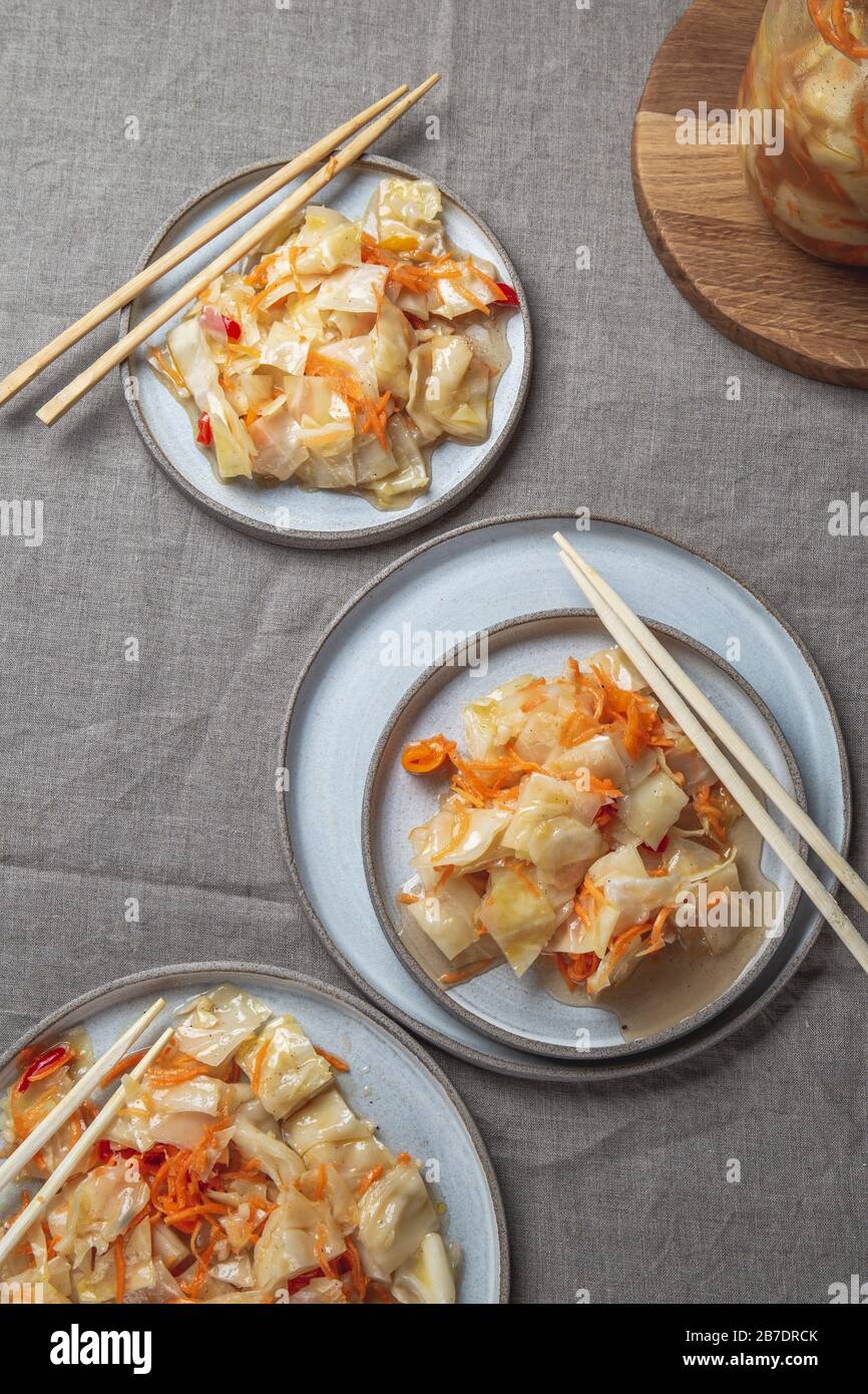 Kimchi Corean. Cavolo spisy fermentato. Foto Stock