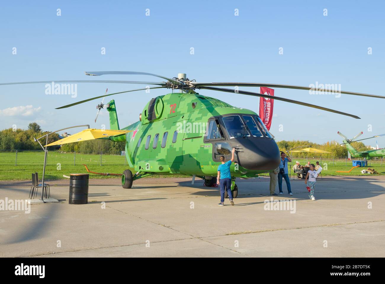 ZHUKOVSKY, RUSSIA - 30 AGOSTO 2019: Elicottero russo mi-38T a doppio motore per trasporto pesante sul salone MAKS-2019 Foto Stock