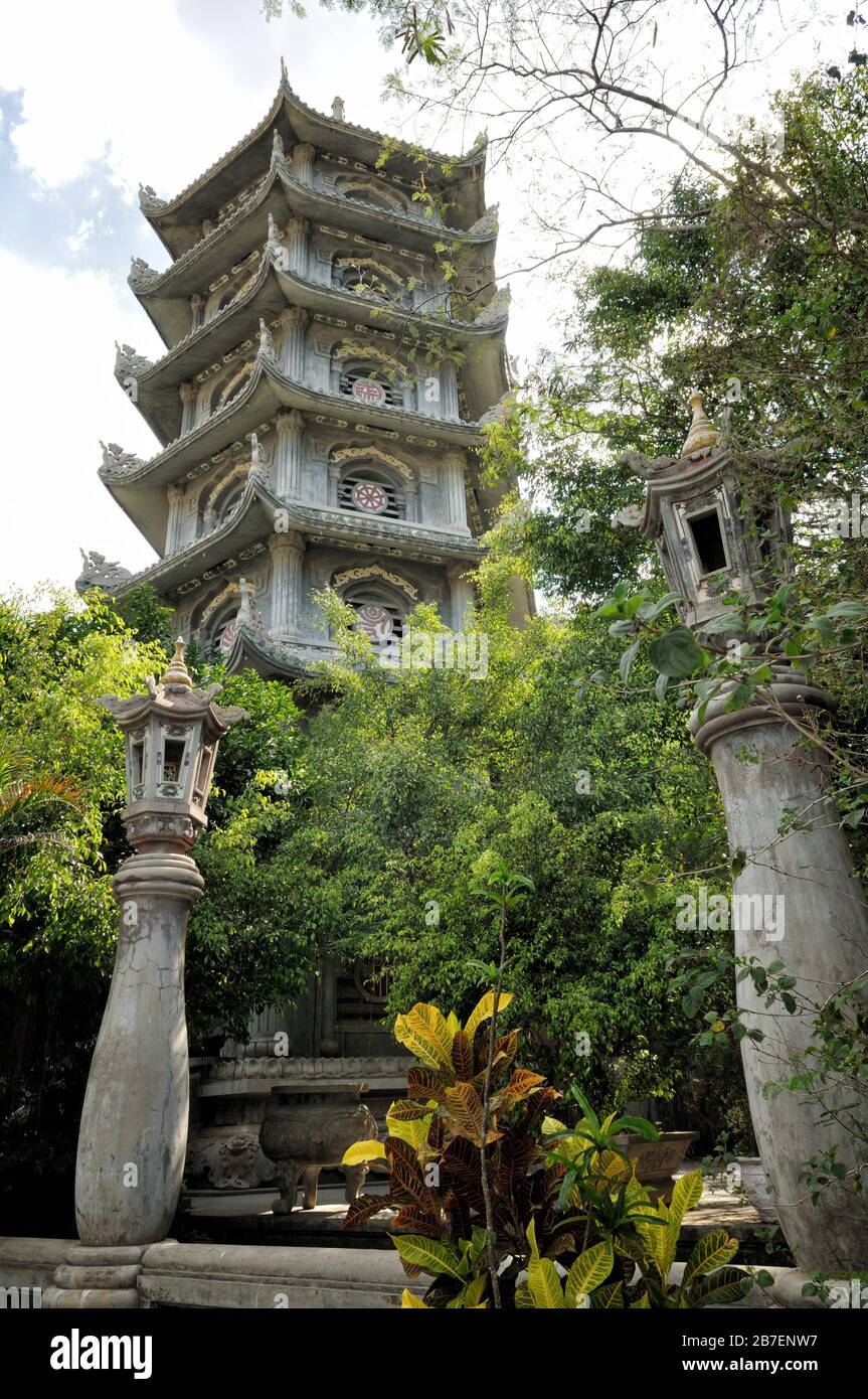 Pagoda sulle Marble Mountains vicino a da Nang, Vietnam Foto Stock