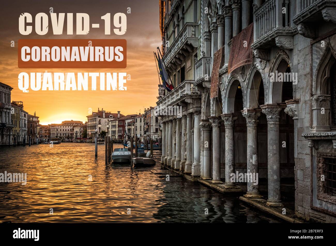 COVID-19 coronavirus in Italia, testo quarantena in foto di Venezia. Le attrazioni turistiche italiane sono chiuse a causa dell'epidemia del nuovo virus corona. Concetto di C Foto Stock