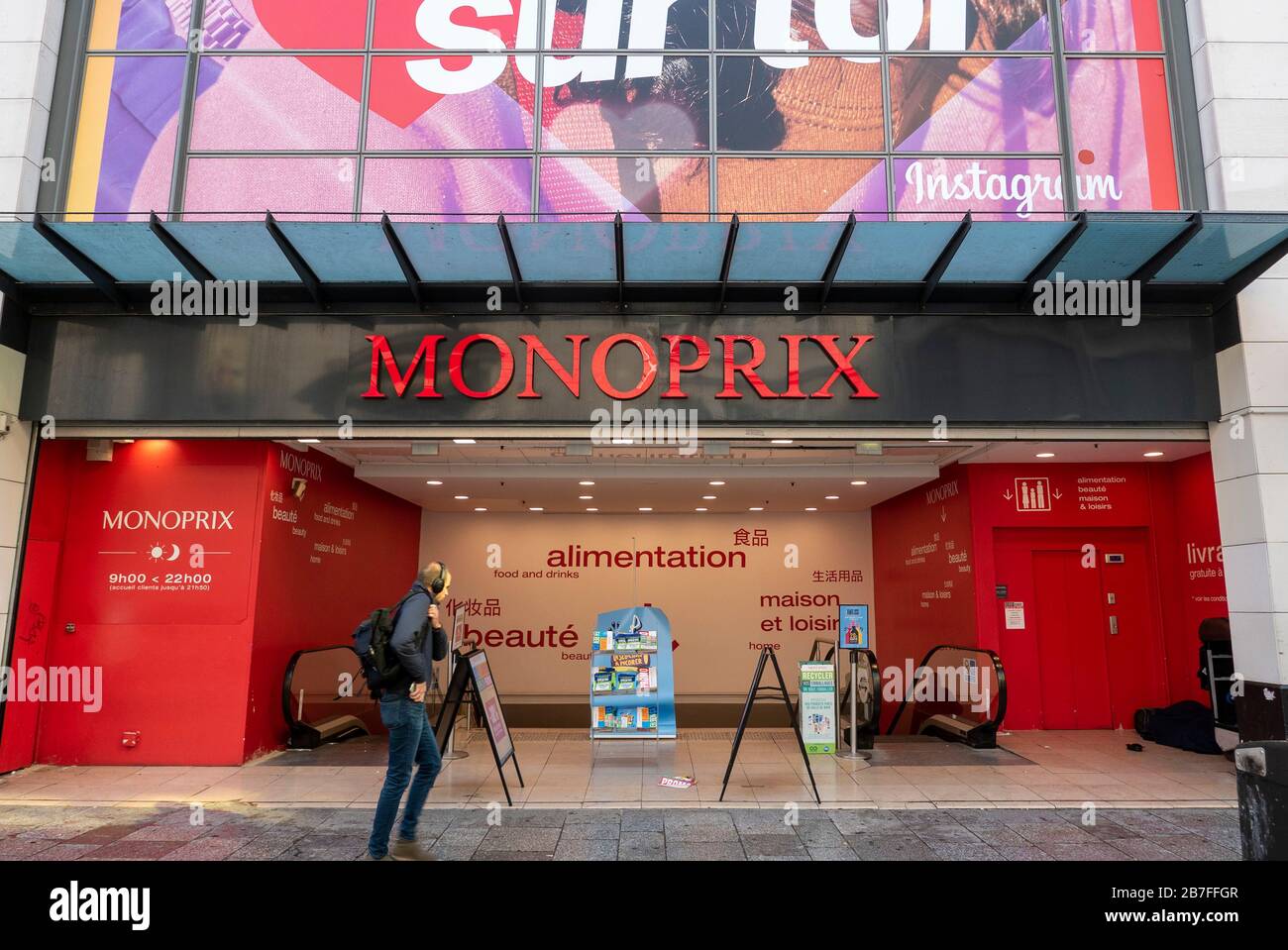 Monoprix store a Parigi, in Francia, in Europa Foto Stock