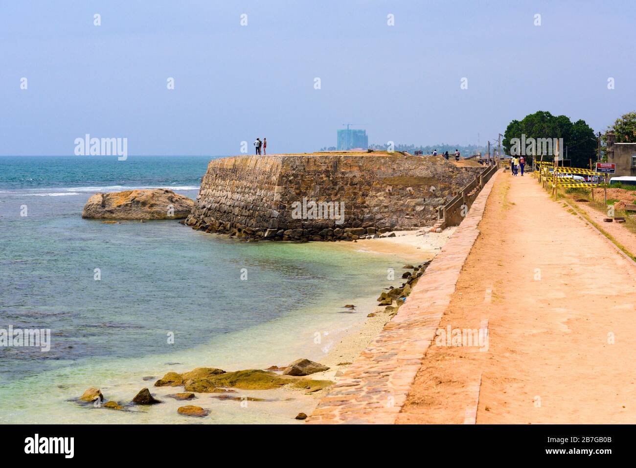 Sud Asia Sri Lanka Fort Galle centro città coloniale vecchio porto antico porto Triton Bastion bastioni Oceano Indiano spiaggia lungomare spianata Foto Stock