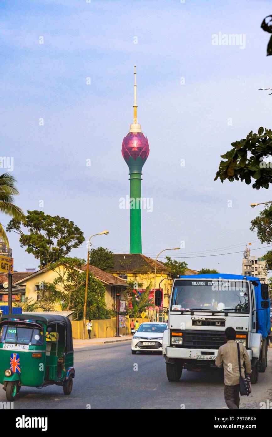 Asia meridionale Sri Lanka capitale Colombo Lotus Tower Nelum Kuluna 356m 1168 piedi comunicazioni osservazioni tempo libero 2019 Foto Stock