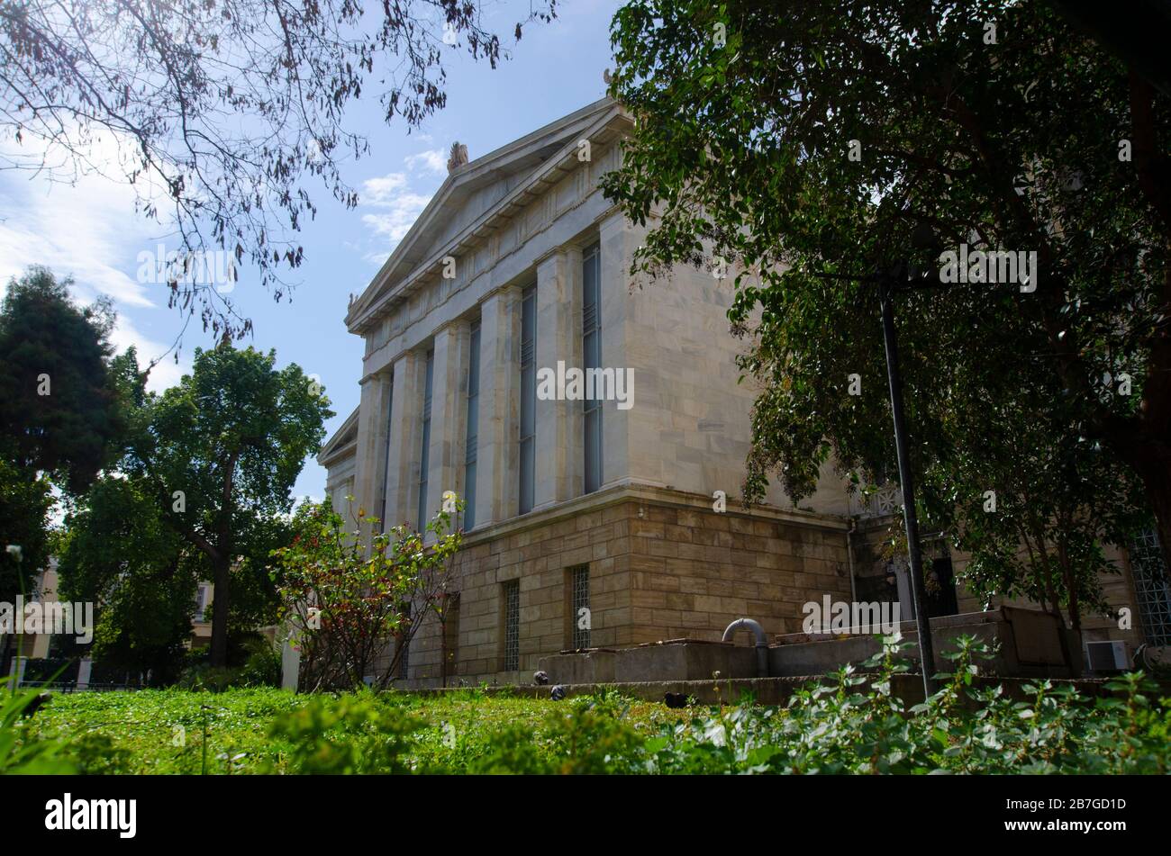 Vista esterna del retro della Biblioteca Nazionale di Grecia nella zona di Panepistimio nel centro di Atene Grecia Foto Stock