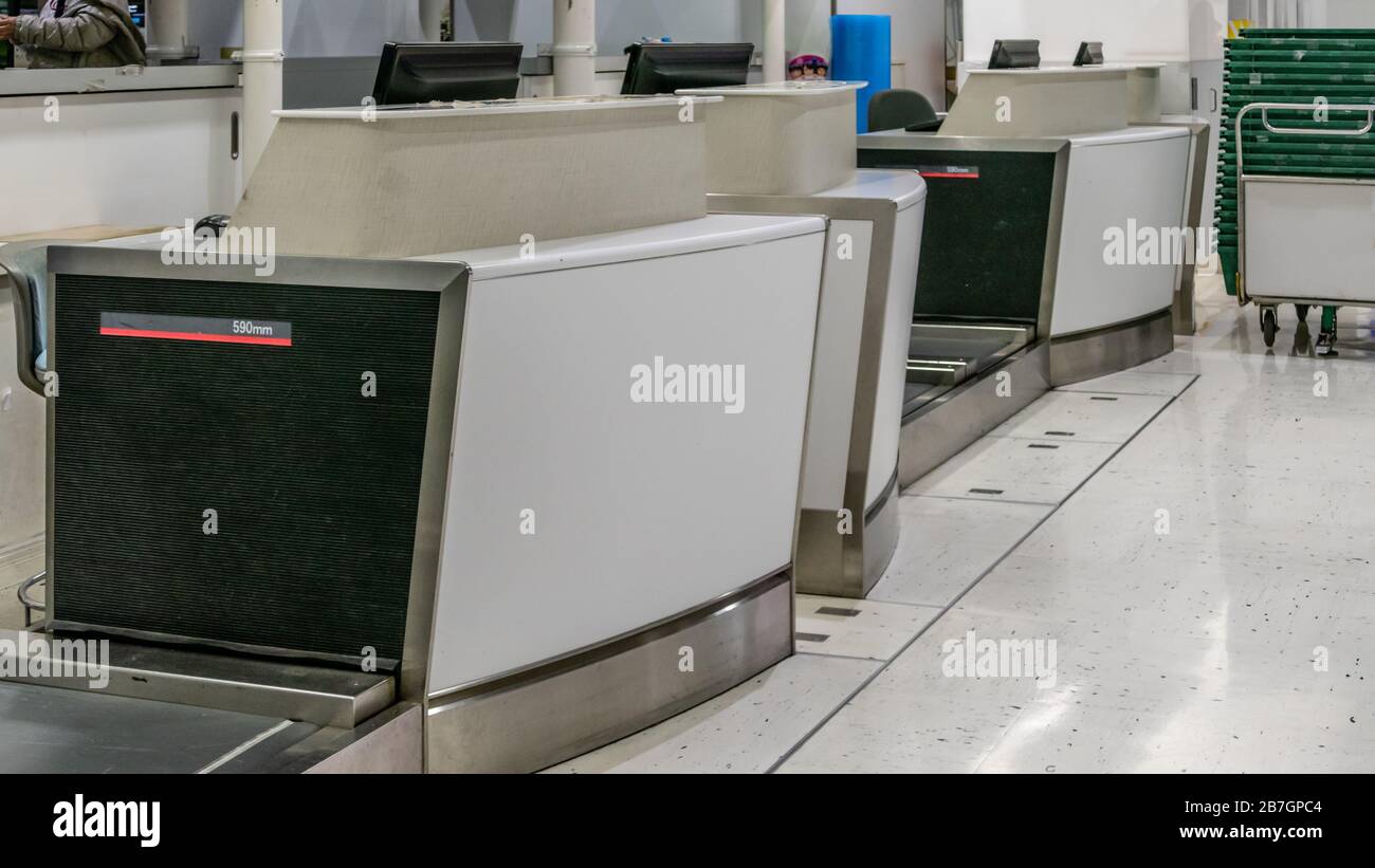 Check-in dei bagagli all'aeroporto Foto Stock