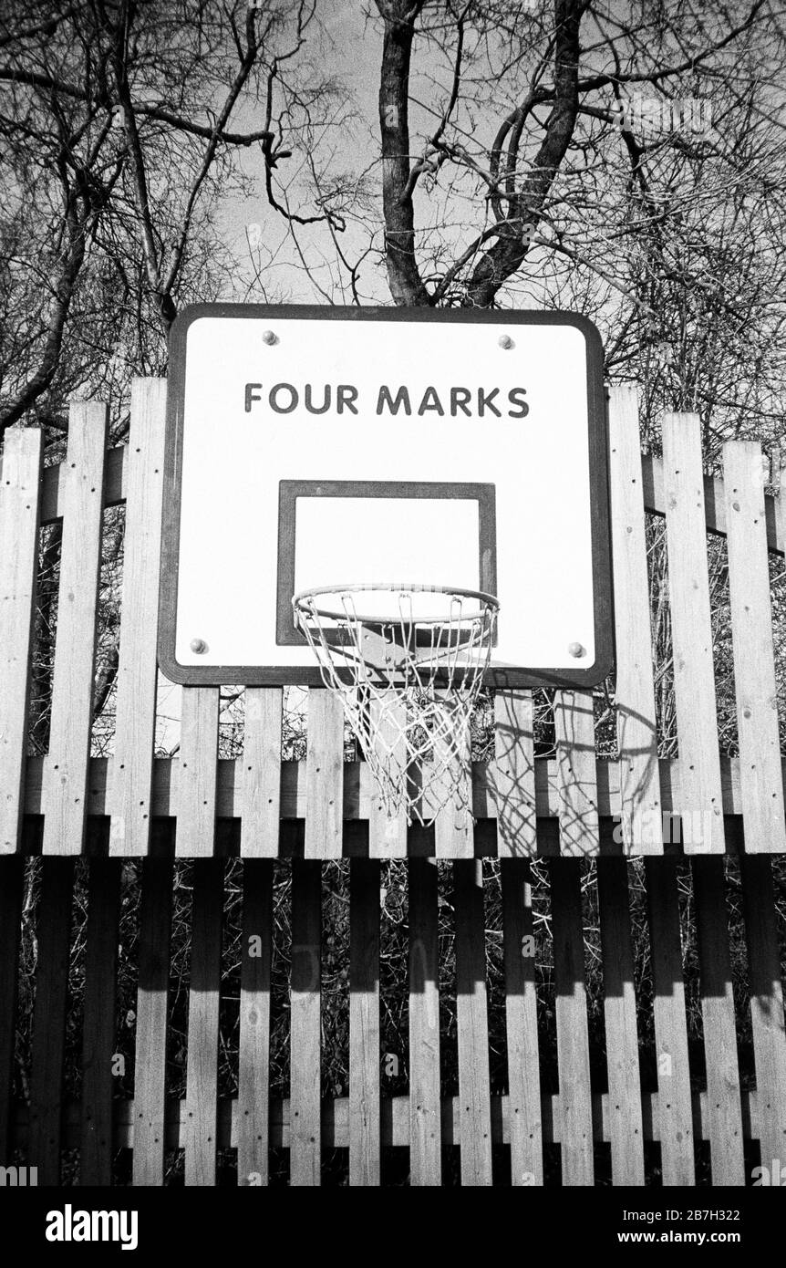 Basket Hoop, Four Marks, Hampshire, Inghilterra, Regno Unito. Foto Stock
