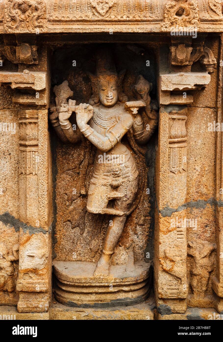 Il bassorilievo di Krishna nel tempio indù. Sri Ranganathaswamy Tempio. Tiruchirappalli, Tamil Nadu, India Foto Stock