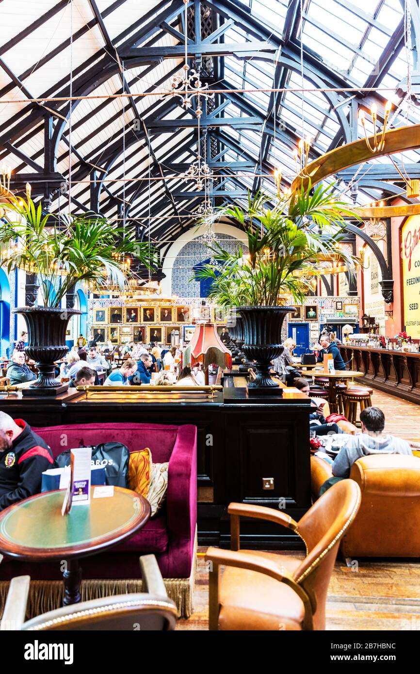Lincoln City Lincolnshire UK Inghilterra, Cozy Club Restaurant Lincoln City UK, Cozy Club, Cozy Club ristorante, Cozy Club all'interno, interni, Foto Stock