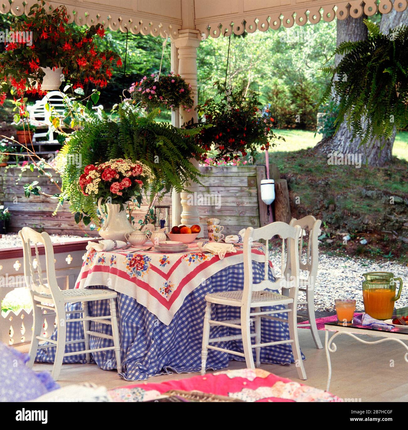 Portico di campagna ammobiliato Foto Stock