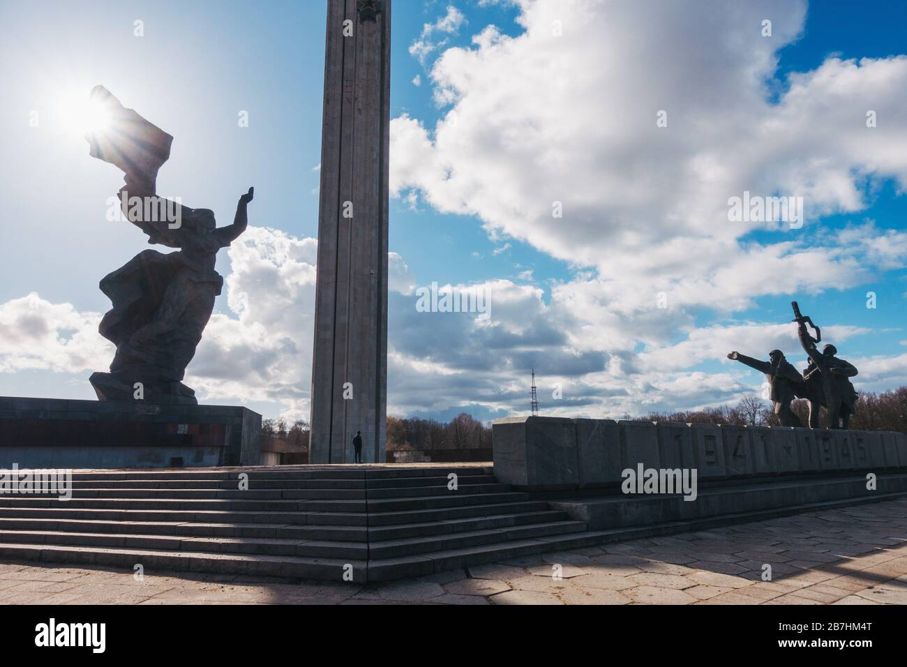 Il memoriale della Vittoria all'esercito sovietico a riga, Lettonia. Eretto nel 1985 per commemorare la vittoria dell'esercito sovietico sulla Germania nazista nella seconda guerra mondiale Foto Stock