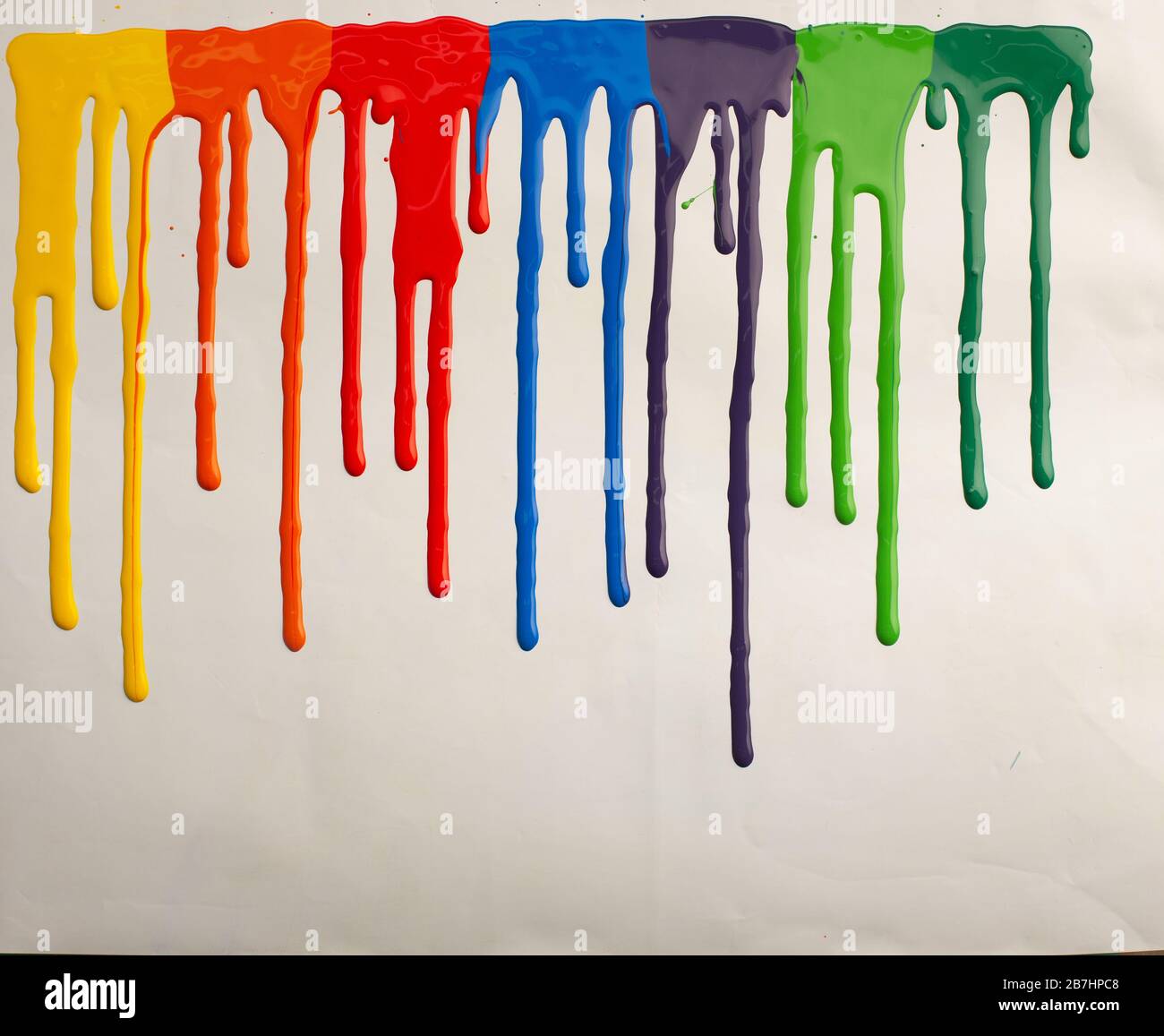 Pubblicità di colori di vernice, vernice acrilica colorata gocciolante Foto Stock