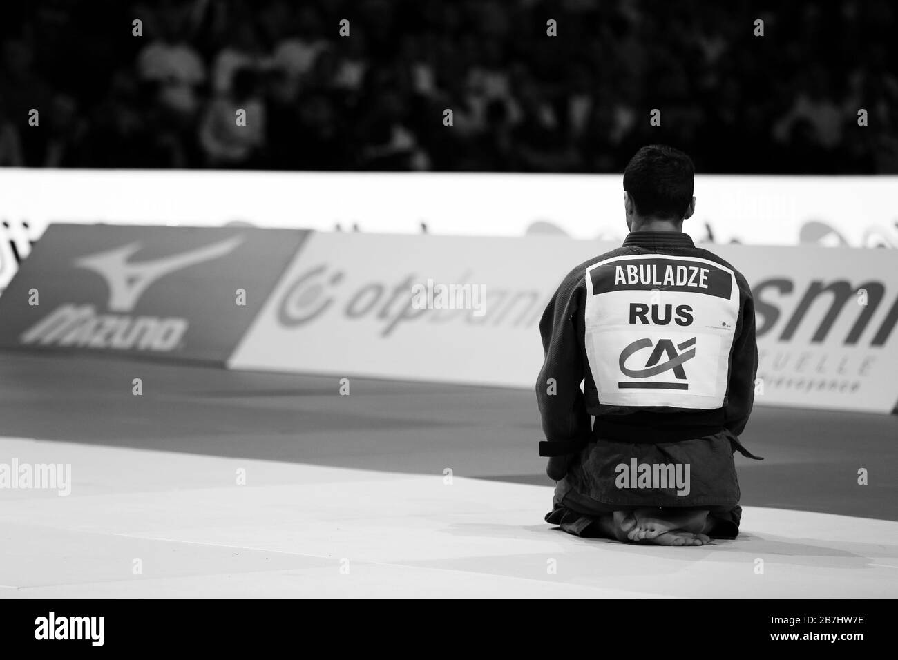 Parigi, Francia - 08 Feb 2020: Ryuju Nagayama per il Giappone contro Yago Abuladze per la Russia, uomini -60kg, Gold Medal Match (credito: Mickael Chavet) Foto Stock