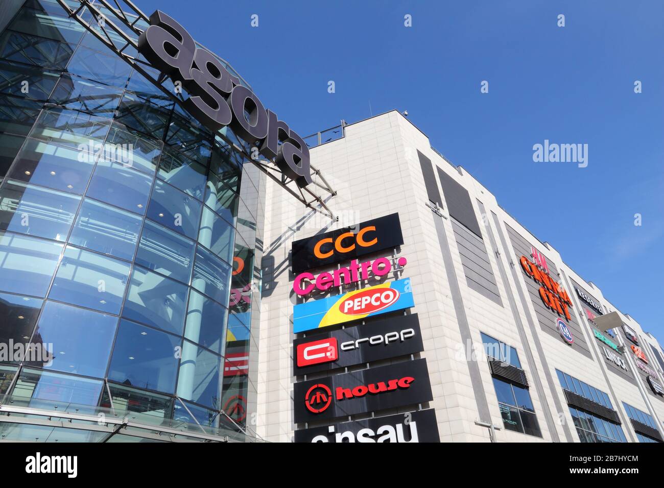 BYTOM, POLONIA - 8 MARZO 2015: Centro commerciale Agora a Bytom, Polonia. L'area dello shopping di 56 mila metri quadrati e' una delle piu' grandi della regione. Foto Stock