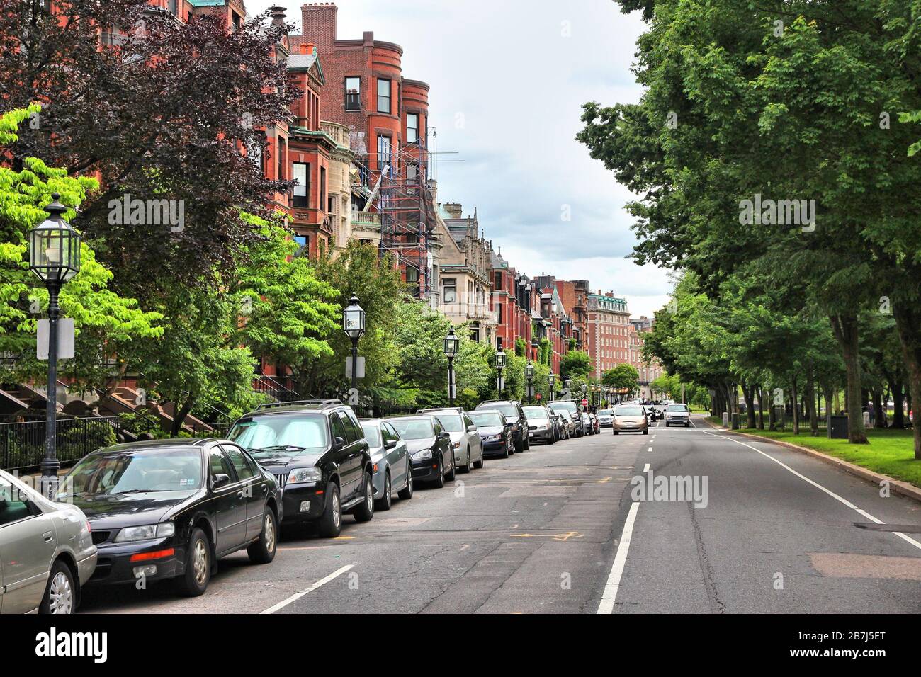 Commonwealth Avenue nel quartiere di Back Bay, Boston. Foto Stock