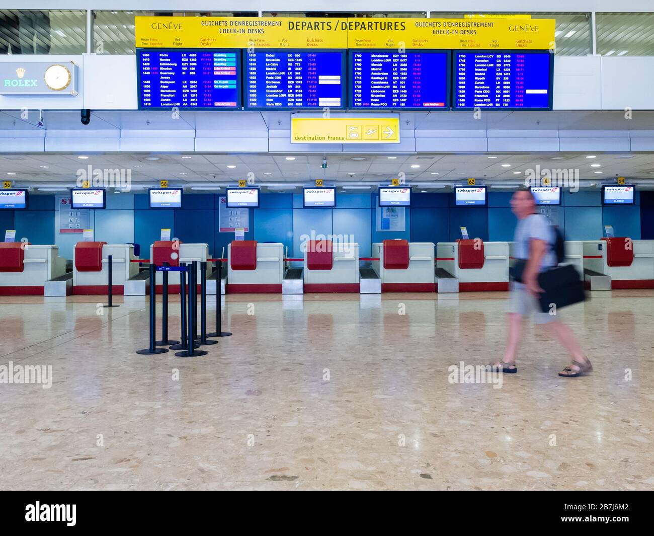 Terminal delle partenze dell'aeroporto di Ginevra, Svizzera Foto Stock
