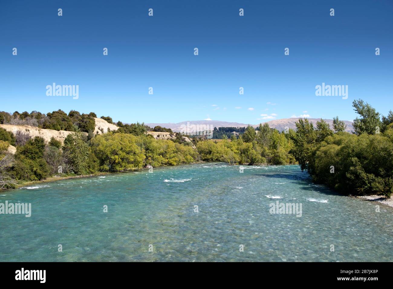 Fiume Hawea vicino a Albert Town, Wanaka, Otago, South Island, Nuova Zelanda Foto Stock