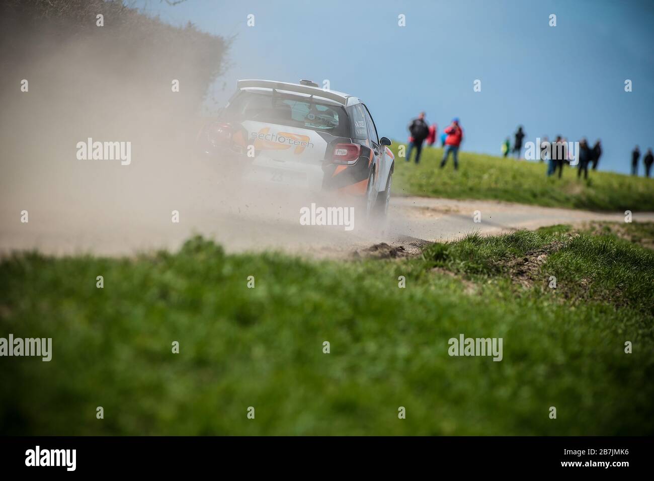 Jean Benoit HOUSSIN dalla Francia e dal suo co-driver Aurelien GOZET gareggiano nella loro Citroen DS3 WRC in occasione della tappa 1 del le Touquet Rally, primo appuntamento del Campionato Francese Rally. Foto Stock