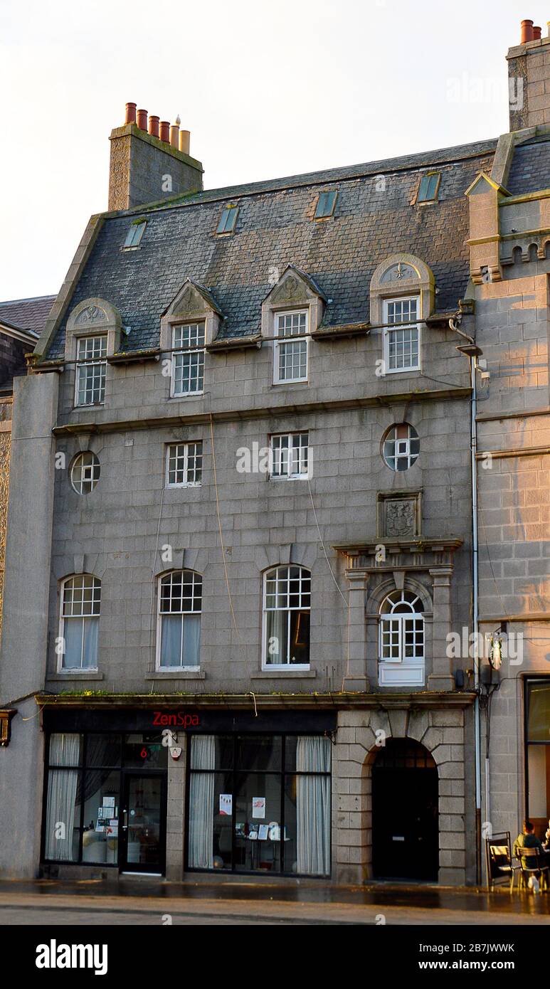 ABERDEEN, SCOZIA - 21 GENNAIO 2020: Progettato nella sua forma attuale da R G Wilson nel 1899, l'edificio è un rapido tour dell'architettura vernacolare scozzese Foto Stock