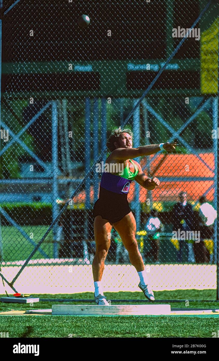 Al Feuerbach (USA) in gara nel colpo messo al Prefontaine Classic 1978. Foto Stock