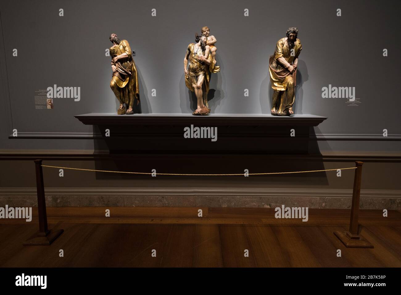 Alonso Berruguete Sculptures National Gallery of Art Washington DC // WASHINGTON DC - tre sculture in legno dell'artista rinascimentale spagnolo Alonso Berruguete in mostra alla National Gallery of Art, tra cui il suo drammatico "il sacrificio di Isacco" (1526/1533). Queste opere dipinte e dorate mostrano lo stile espressivo di Berruguete e facevano parte della pala d'altare di San Benito el Real a Valladolid, in Spagna. Foto Stock Alonso Berruguete Sculptures National Gallery of Art Washington DC // WASHINGTON DC - tre sculture in legno dell'artista rinascimentale spagnolo Alonso Berruguete in mostra alla National Gallery of Art, tra cui il suo drammatico "il sacrificio di Isacco" (1526/1533). Queste opere dipinte e dorate mostrano lo stile espressivo di Berruguete e facevano parte della pala d'altare di San Benito el Real a Valladolid, in Spagna. Foto Stock