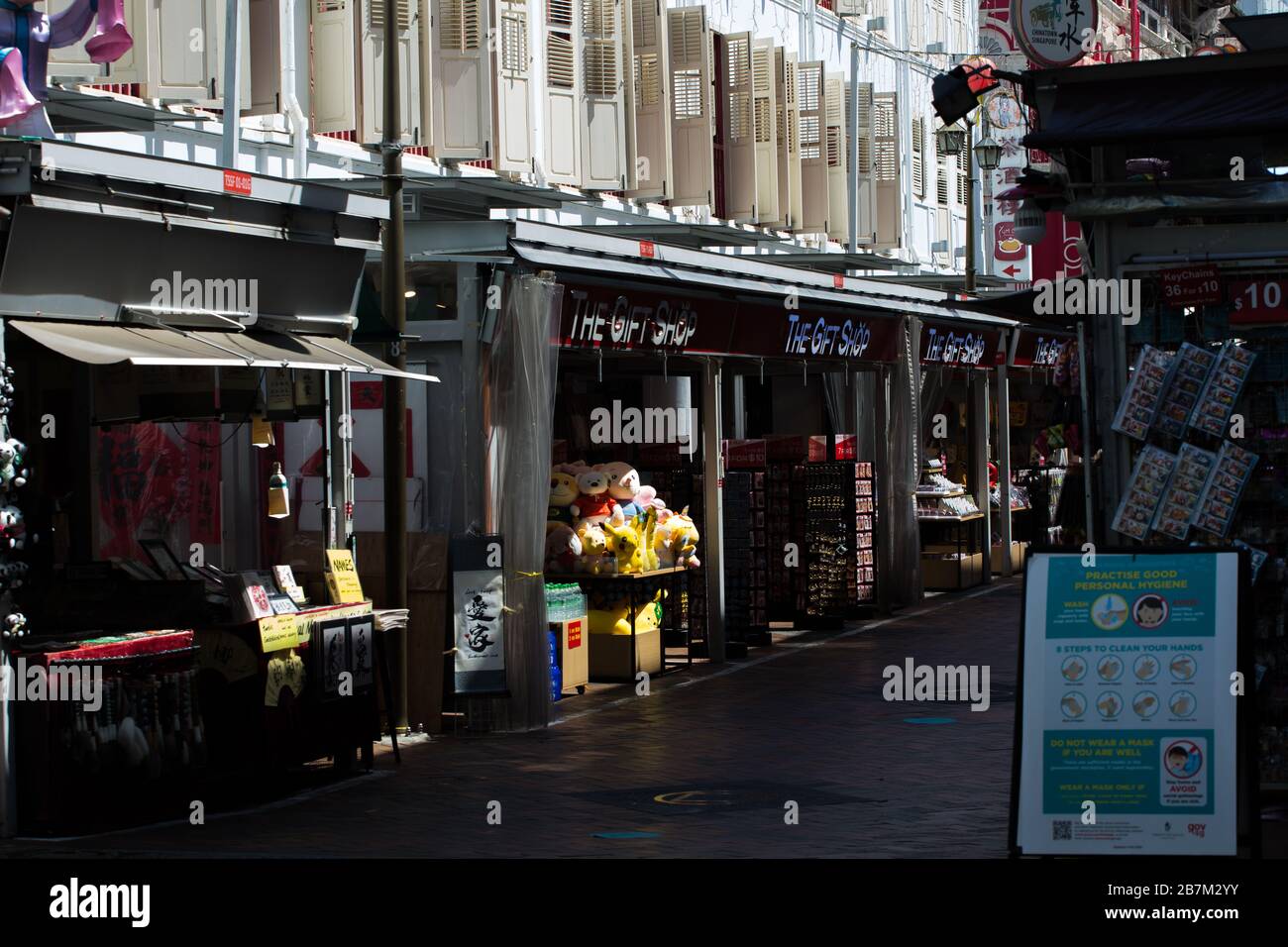 Marzo 17 2020. Singapore Chinatown Street mostra un forte calo di visitatori a causa dell'impatto e la diffusione del covid19 o conosciuto come coronavirus. Foto Stock