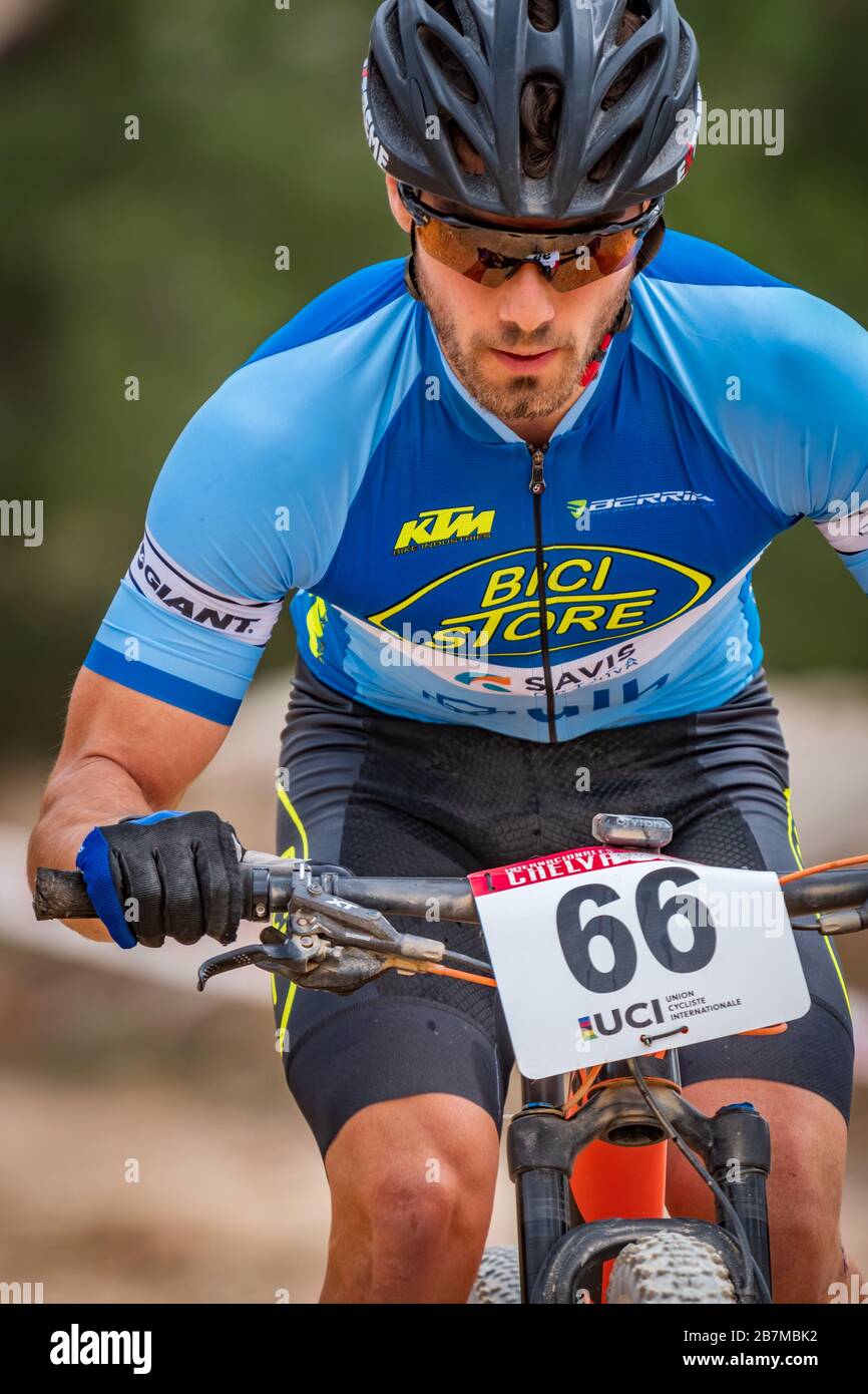 Adrián Gracía MTB pilota partecipa al campionato MTB Foto Stock