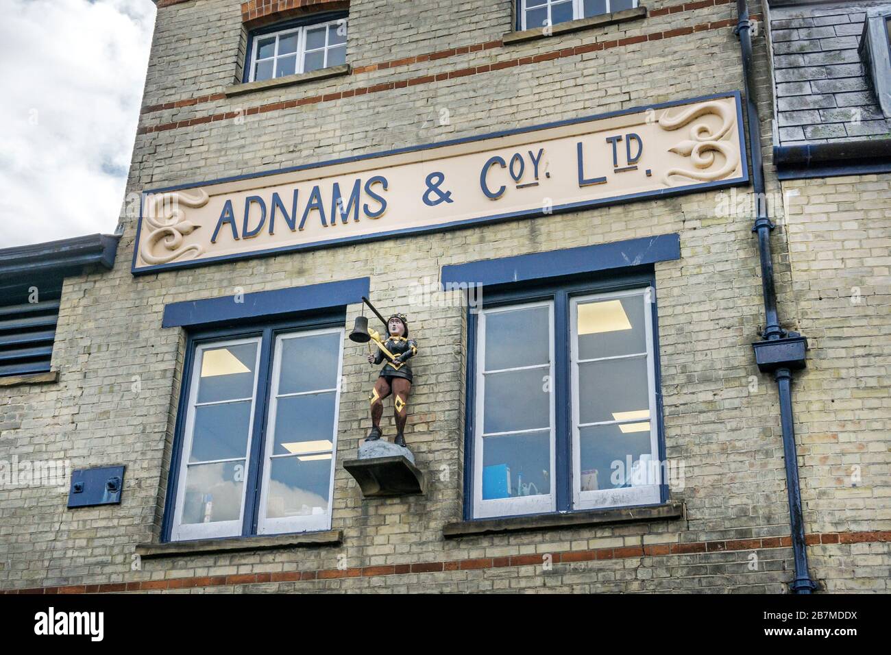 Vista della fabbrica di birra Adnams nella città costiera di Soputhwold, Suffolk, Regno Unito Foto Stock