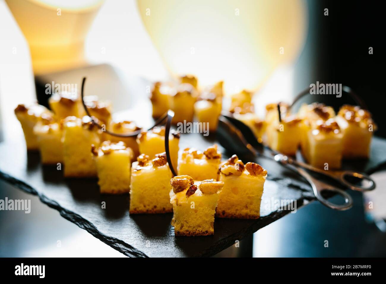 Porzioni di una torta Foto Stock