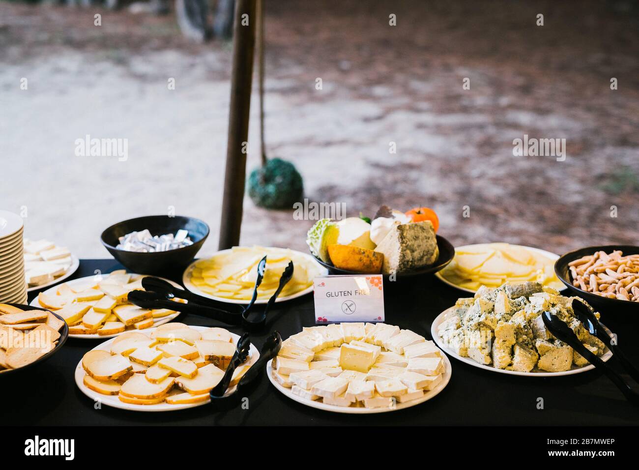 Insalate senza glutine su un tavolo self-service Foto Stock