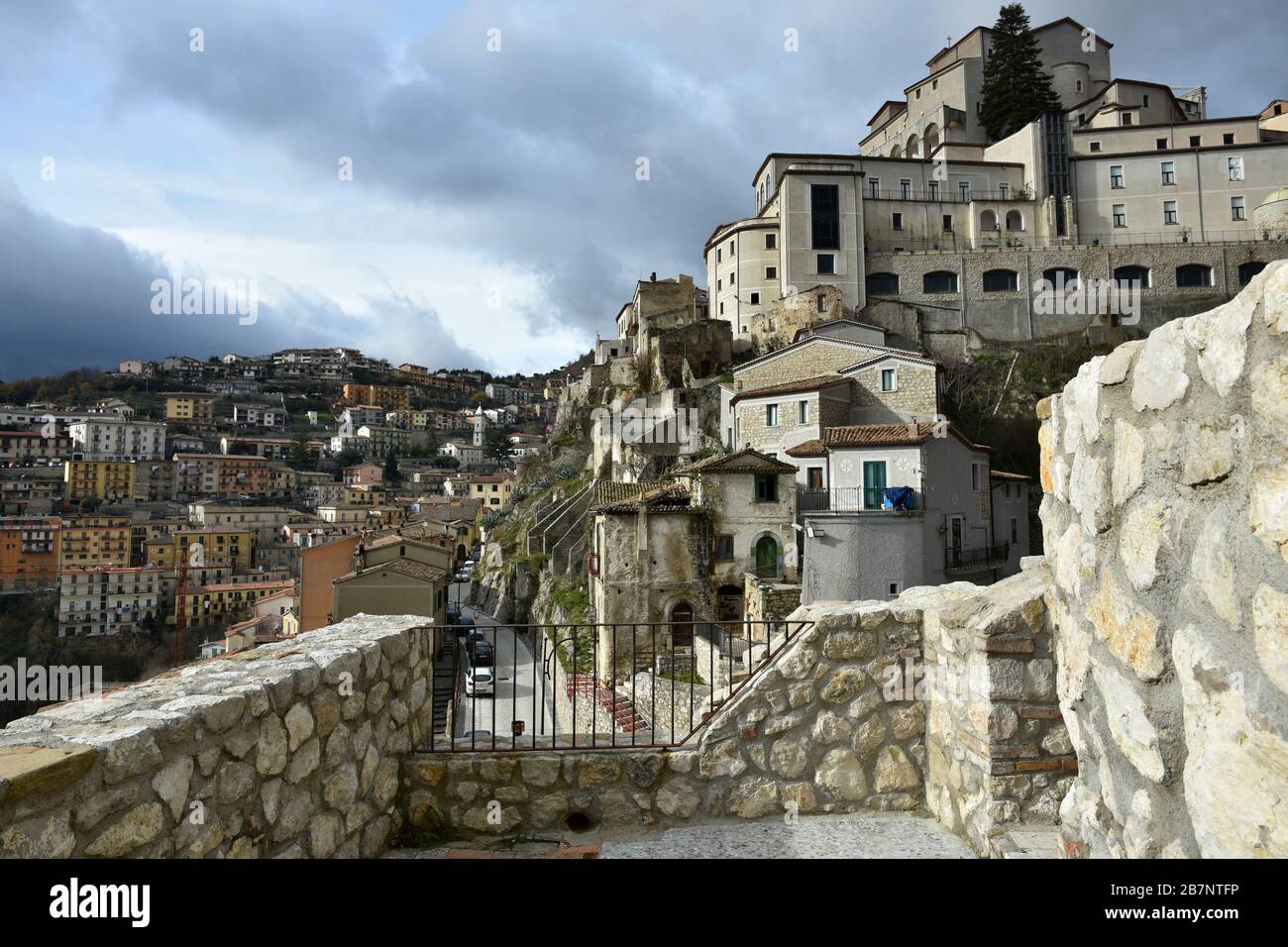 Un viaggio in un borgo medievale nel sud Italia: Muro Lucano Foto Stock