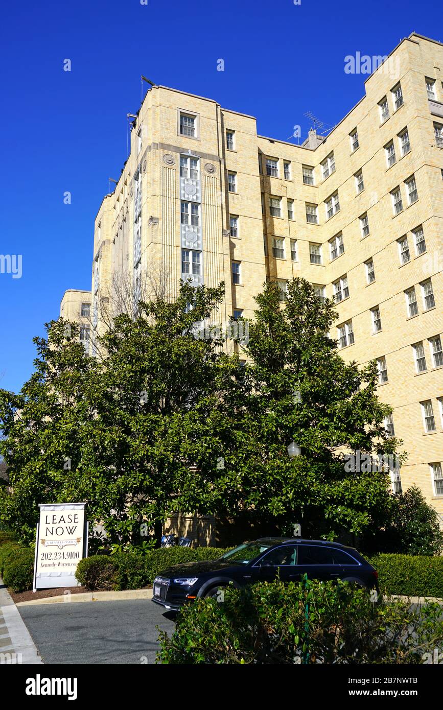 WASHINGTON, DC -22 FEB 2020 - Vista degli appartamenti Kennedy-Warren, un edificio Art Deco punto di riferimento vicino allo Zoo Nazionale Smithsonian a Washington, DC. Foto Stock